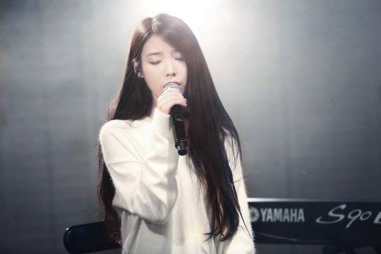 “My interpretation of a professional singer is not just about somebody who can reach high notes but someone who can effectively convey a song's thoughts & feelings,and exemplifies it’s emotions in a song.  #IU, w her velvety voice,is a wonderful example.”-Kim Sungeun, vocal coach