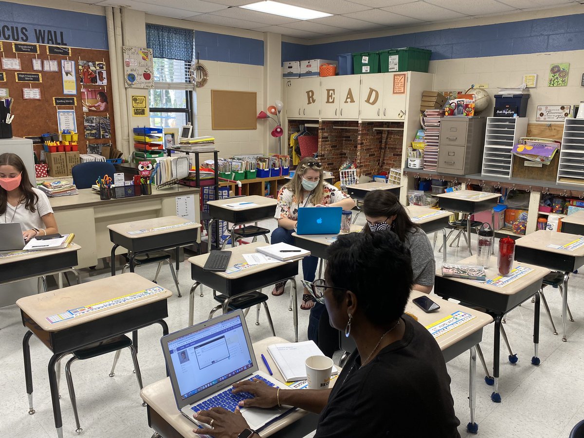 West Madison Elem. tweet media