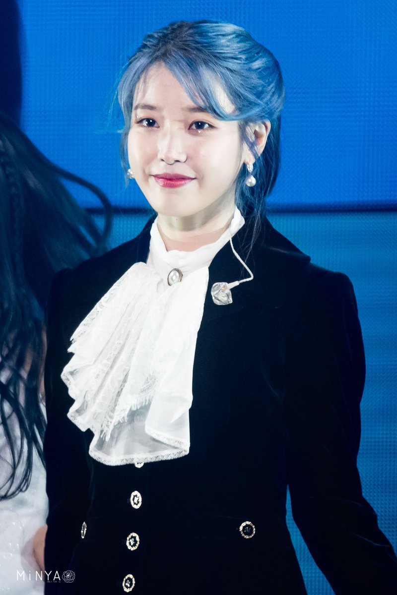 “Personally, I think  #IU is the unrivalled top female solo artist in Korea.”- Sunmi*That was her response when someone commented that “This was the beginning of the unrivalled top female solo artis in Korea” under her debut song.