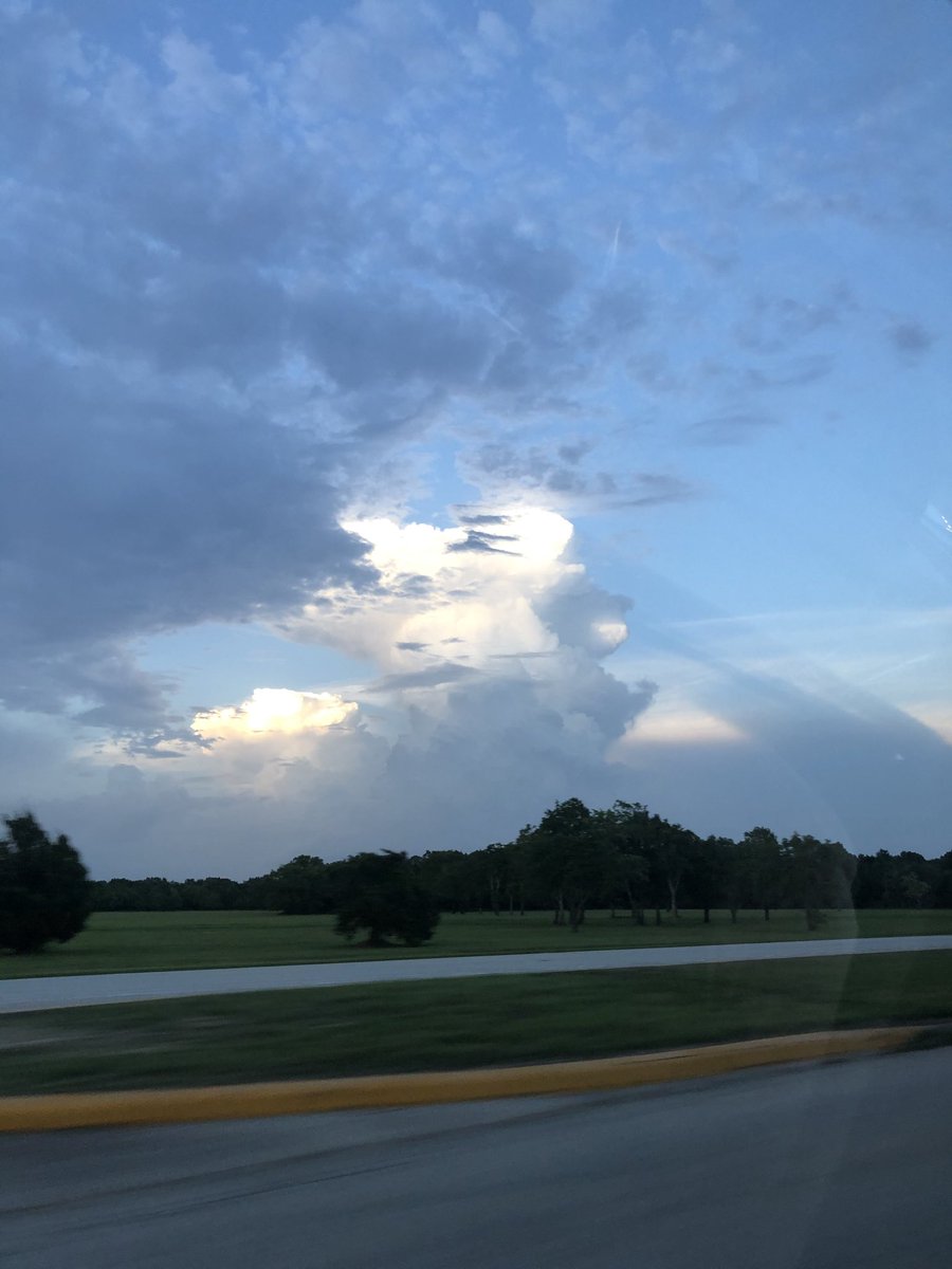 AllysonRenaee's tweet photo. ⁦@abc13houston⁩ ⁦@abc13weather⁩ https://t.co/LuLQT9XO7X