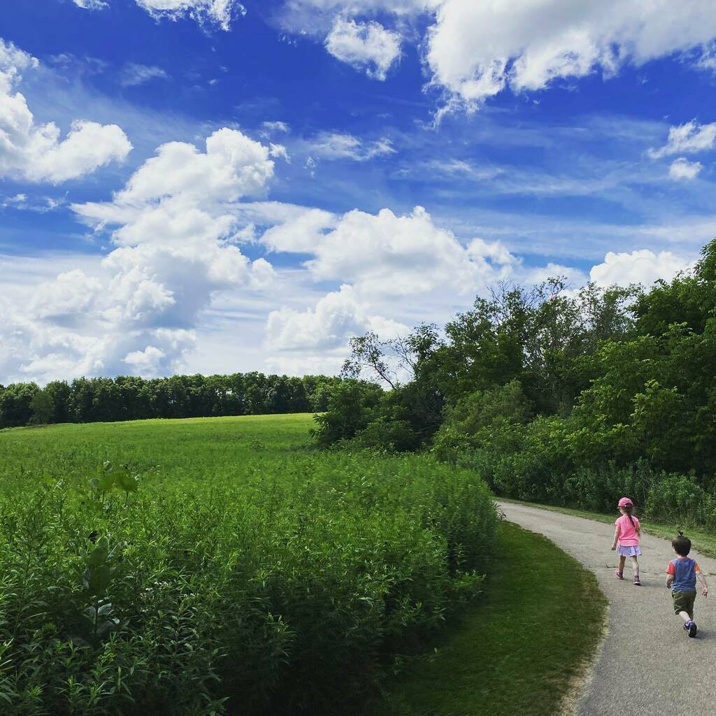 sarahjoydrop's tweet image. Beautiful sky #wisconsin #wisconsinphotographer #prettyclouds #wisconsinmom #wiscolife instagr.am/p/CDU_yFQgufm/