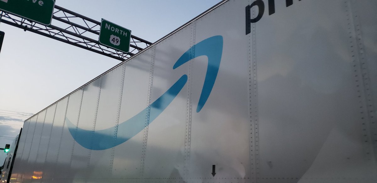 AceDuckyDucc's tweet photo. Got to see Amazon Prime truck up close and personal. Not the first but will certainly not be the last! I am a prime member! #iheartamazon #amazonprime #Amazon https://t.co/IBQxFXIyJf