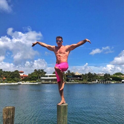 Poncelia's tweet photo. #carlosponce @poncecarlos1 π #poncerecuerdo #poncelia #NINGjas https://t.co/FiH3wp4Z47