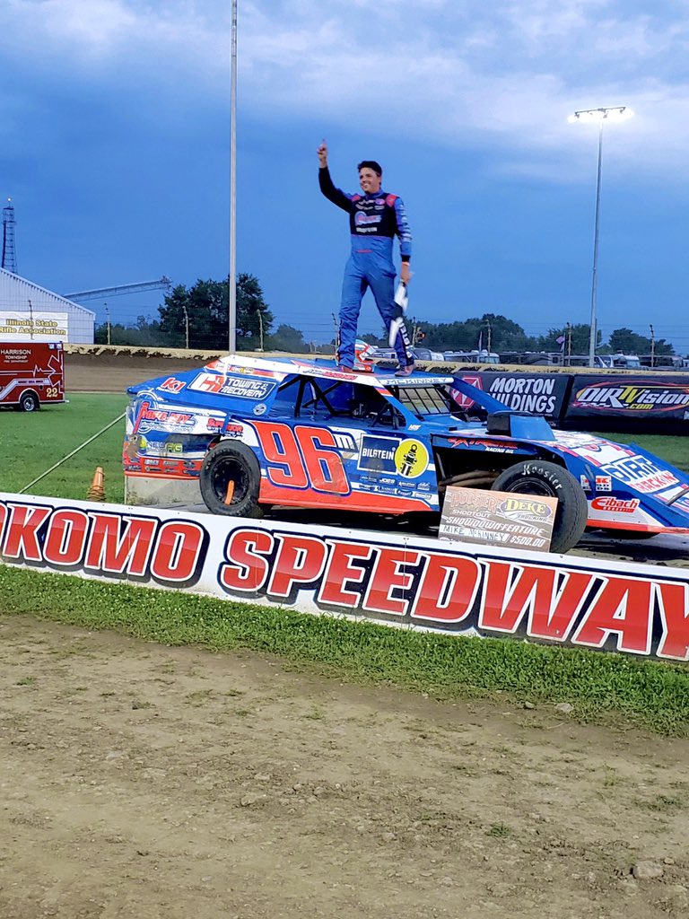 Mike_McKinney's tweet photo. Parked it at Kokomo! Glad we could put on a show for this packed crowd. 

In the redraw for tomorrow nights $5,000 to win Hoosier Dirt Shootout. https://t.co/bXFMcA3WTm