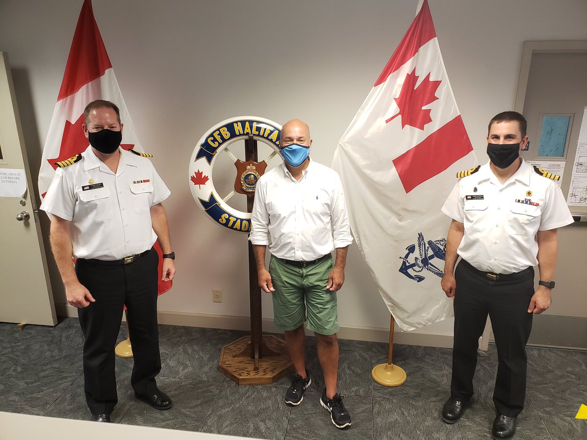RCNintheUSN's tweet photo. I welcomec MP Andy Filmore to #cfbhalifax yesterday, to meet Capt(N) Williams - the incoming Base Commander. Andy - thanks for your support and friendship over the last 2 years. I know the relationship with the Defence team is in good hands. #halifaxbasecomd #marlant #rcnavy https://t.co/AzpZYmVodU