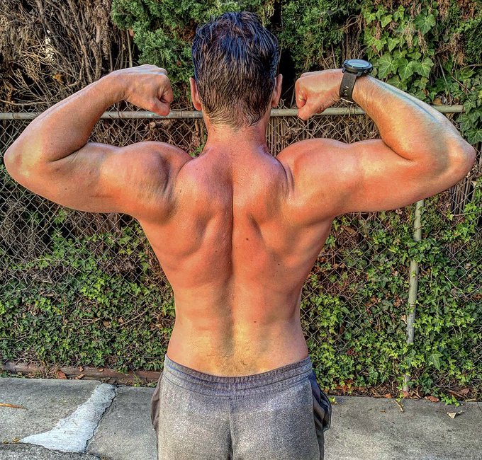 Day 10 of the Murph. Fastest time yet at 45:05...this is by far the hardest challenge I&rsquo;ve ever done<a href="/tag/parkour"class="tags"><span>#parkour</span></a><a href="/tag/calisthenics"class="tags"><span>#calisthenics</span></a>