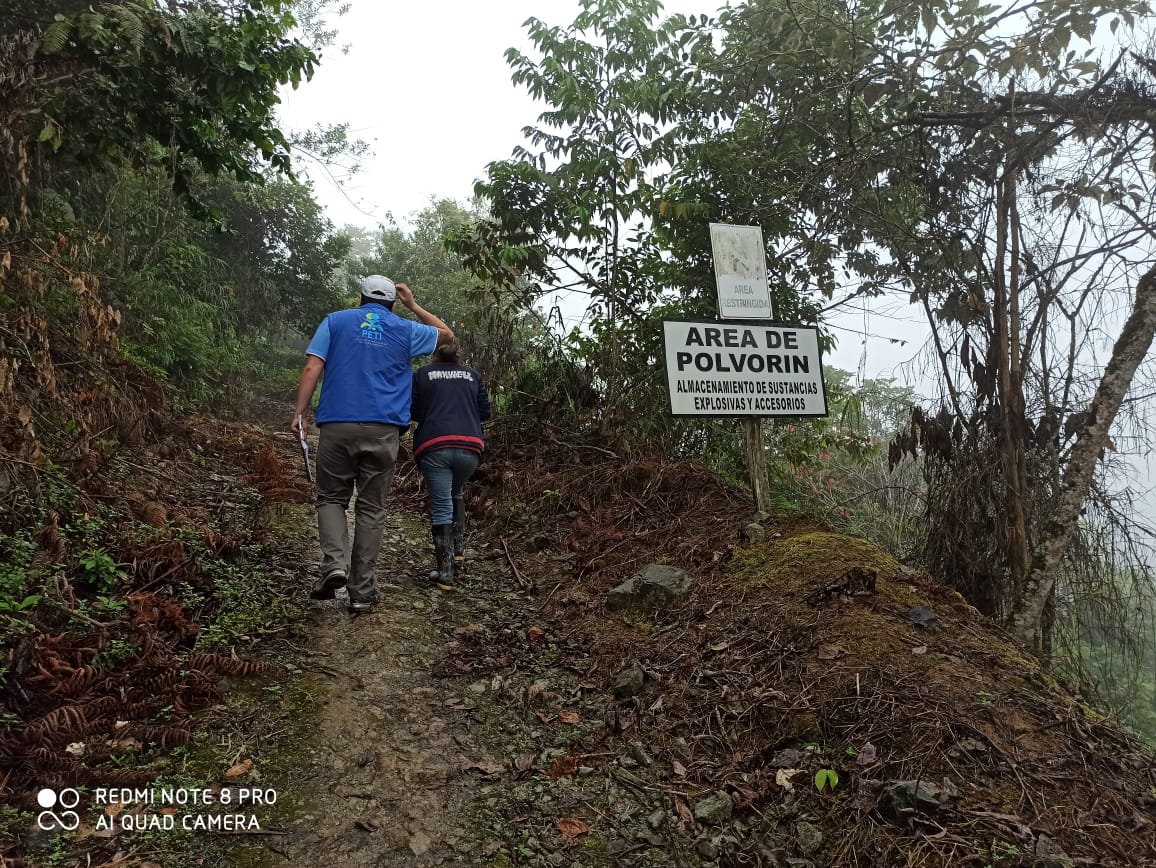 MinTrabajoEc's tweet photo. #MDTLoja | Realizamos #InspeccionesLaboralesEc en #Chinchipe y #Palanda, a fin de verificar el cumplimiento de la normativa legal, para la erradicación del trabajo infantil en el sector minero.

#EcuadorSinTrabajoInfantil https://t.co/2QxXfyuaho