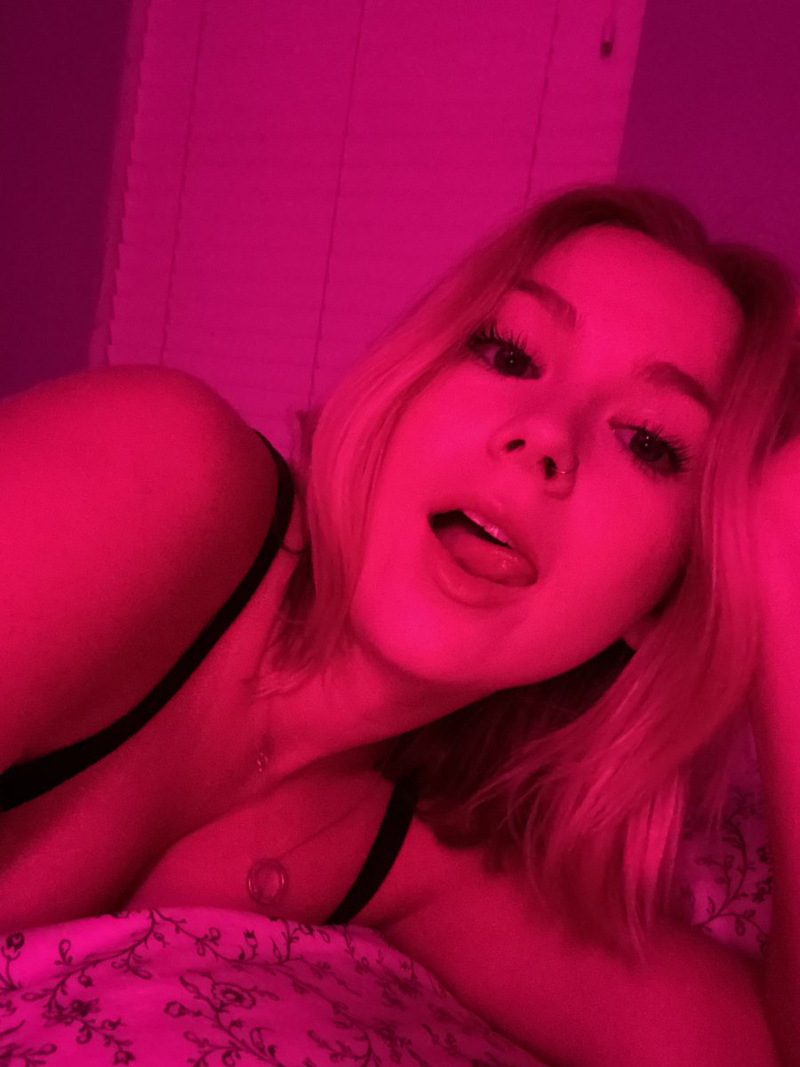 charlsey222's tweet photo. sweet dreams https://t.co/oUEyOuFy2E