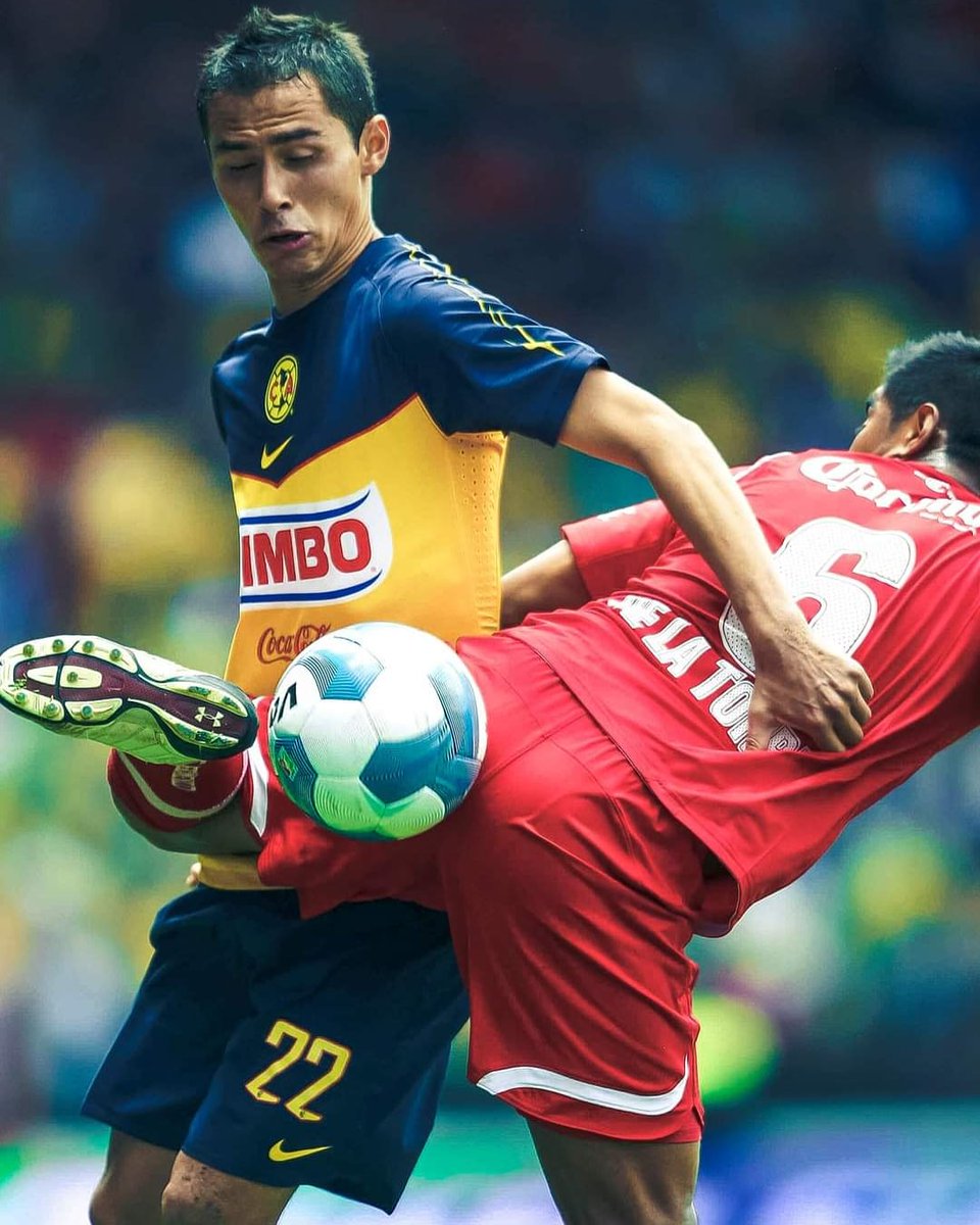 #UnDíaComoHoy pero de 2011...
#PaulAguilar debutaba con América ante Toluca en el Apertura 2011.

9⃣ años del #⃣2⃣2⃣ volando alto 🦅

#SOMOSAMÉRICA 🔸🔷🔸
#Teamaguilar22
