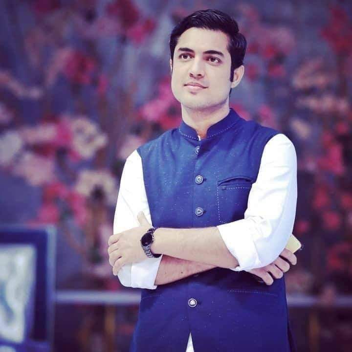 SyedaHayat1's tweet photo. #iqrarulhassan
Hyderabad police attacked on sir @iqrarulhassan 
Shame on sindh government https://t.co/7S36U2KZUL