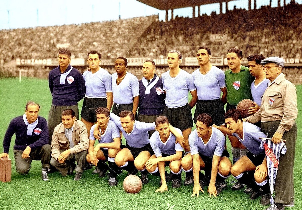Julio 31, 1929 #RECUERDO
Cumple 91 años José Emilio Santamaría. Defensor central que jugó en Nacional  y Real Madrid. Fue mundialista con Uruguay en Suiza 54 (4to) y con España en Chile 62. Como DT dirigió a Espanyol y a la selección de España en el Mundial 1982.