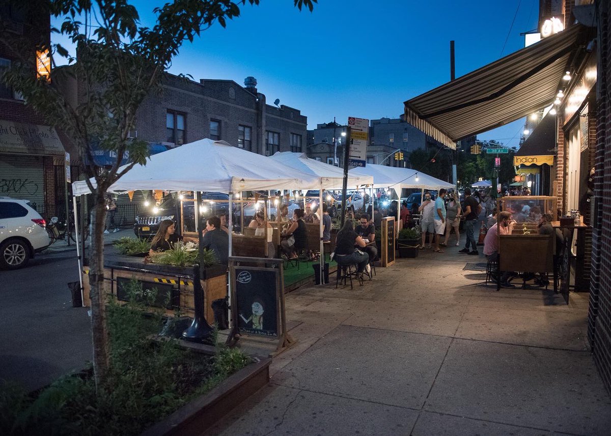 jcreinhardt's tweet image. This was 3 parking spots. 🤷🏻‍♂️  #astoria #nyc #openrestaurants