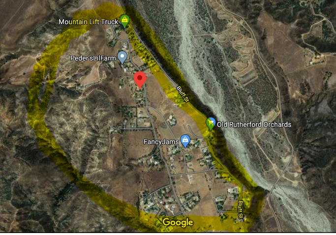 bbfires's tweet photo. #AppleFire burning toward #BanningBench , a topographical bench on alluvial fan. Portion of outlined below. https://t.co/CXloMbswxB