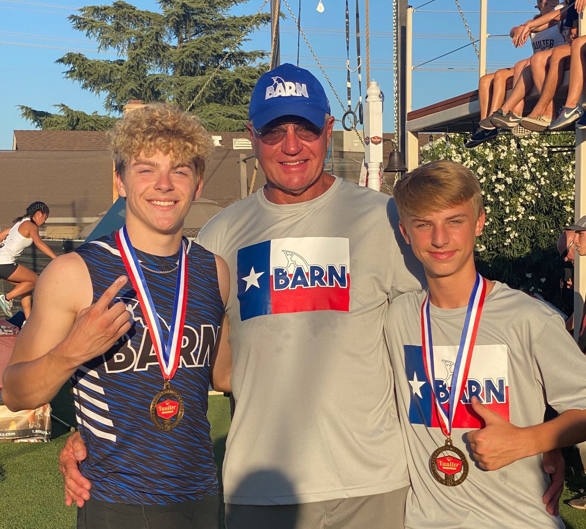 melissa78393's tweet photo. Texas boys take Nationals in California!!!! Way to go guys. Layton with a jump of 11’7 and Anthony with a jump of 17’2.75. Kevin is doing an amazing job! 🥰😘 #proudmom #polevaultishislife #bestcoachever #swinguprack #vaultermagazine #2020memories #boropride🦅 #texas🇨🇱 https://t.co/UpjKG5rgDz