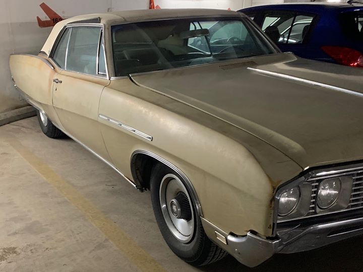 Roneezy26's tweet photo. My newcar is probably older than your mom and with 65k on the odometer it definitely has less miles... #Disrespectful
Everyone knows everything about your car when you ride Old school. #YeahWhatever
🎶Ninjas throw the deuces er’time I ride by🎶
#deuceandaQuarter #RoneezyProblems https://t.co/JrdizWHPdN