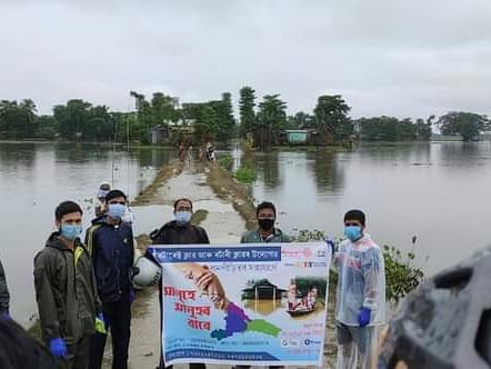 rotaract_r's tweet photo. Thank you donors!!🙏🏻♥️
On 31st July,  Rotaract Club of Bongaigaon has successfully completed the first phase of Flood Relief Distribution process in two places Noyagaon and Lal mati, Abhayapuri, Bongaigaon.
#FloodRelief.
#AssamFlood.
#Rotaractclubofbongaogaon https://t.co/U8TRAmfAJK