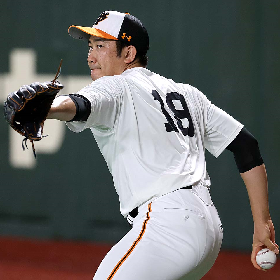 監督、コーチ、選手らが着用している #アンダーアーマー 製の