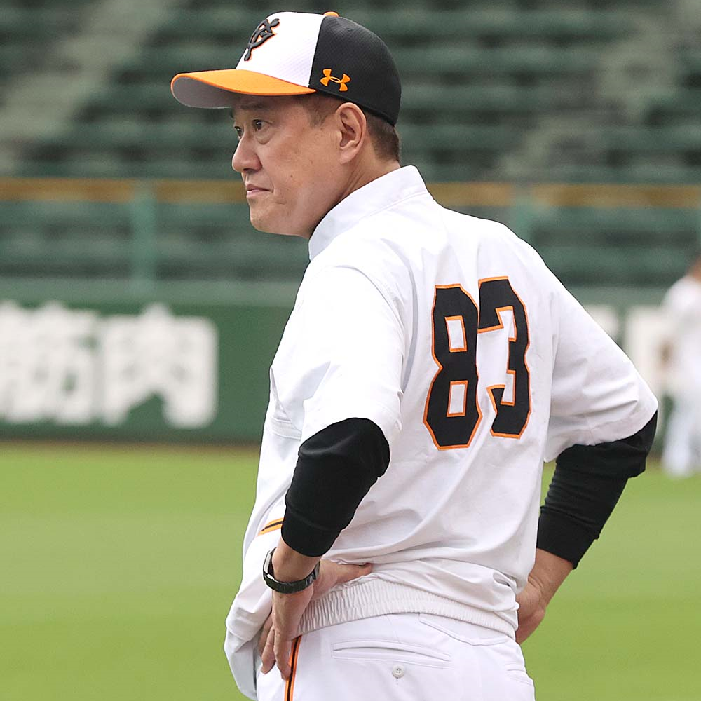 監督、コーチ、選手らが着用している #アンダーアーマー 製の