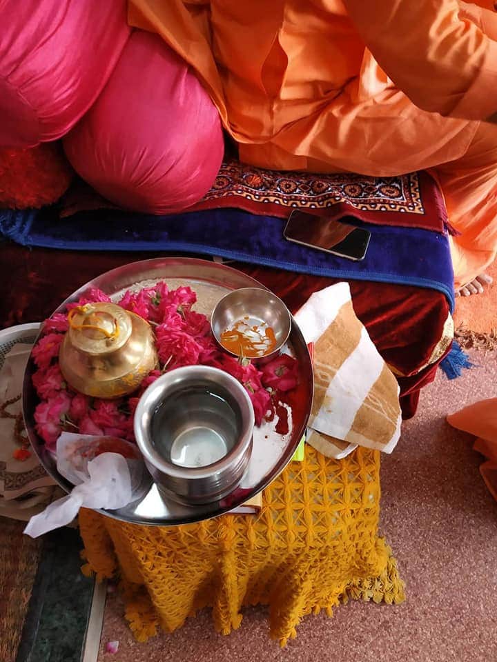ShriRamTeerth's tweet photo. श्री बद्रीनाथ धाम, छत्रपति शिवाजी महाराज के किला रायगढ़, श्री रंगनाथस्वामी मन्दिर, तमिलनाडु, श्री महाकालेश्वर मंदिर, हुतात्मा चन्द्रशेखर आज़ाद व बलिदानी बिरसा मुंडा की जन्मभूमि सहित सभी तीर्थों और बलिदानी वीरों के प्रेरणा स्थलों से मिट्टी, जल और अन्य वस्तुएं अयोध्या पहुंची हैं। https://t.co/YRbi5MDs5t