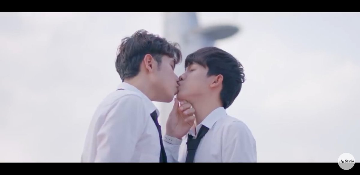 philippines_bl's tweet photo. "I love you"
"Please accept my sincere love"
"I loveyou too"
"Are you still a child?"
"That is not a real kiss"
"This is the real kiss" 
ASFSGDJSKSL OHMAYGAAAAD! THEY ARE OFFICIAL NAAAAA! AT LASST! 
@giahuybam @duyharry2610 https://t.co/v4CPhTKPpo