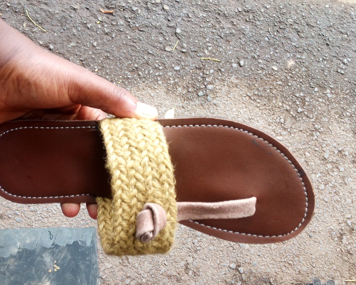 ecybellah's tweet photo. ๐ฅ๐ฅTOLEO JIPYA KABISA๐ฅ๐ฅ
Ngozi Pure .
#Jumla 13,000/=
#Rejareja 15,000/=
Arusha free delivery.
Mikoan tunatuma kwa gharama za mteja.
๐ #0658243144
@NipeDili #NipeDili
@Guliotwitta #TwitterGulio
@MichongoTu #MichongoLive
#SupportSmallBusinesses https://t.co/mxzX4pNiwt