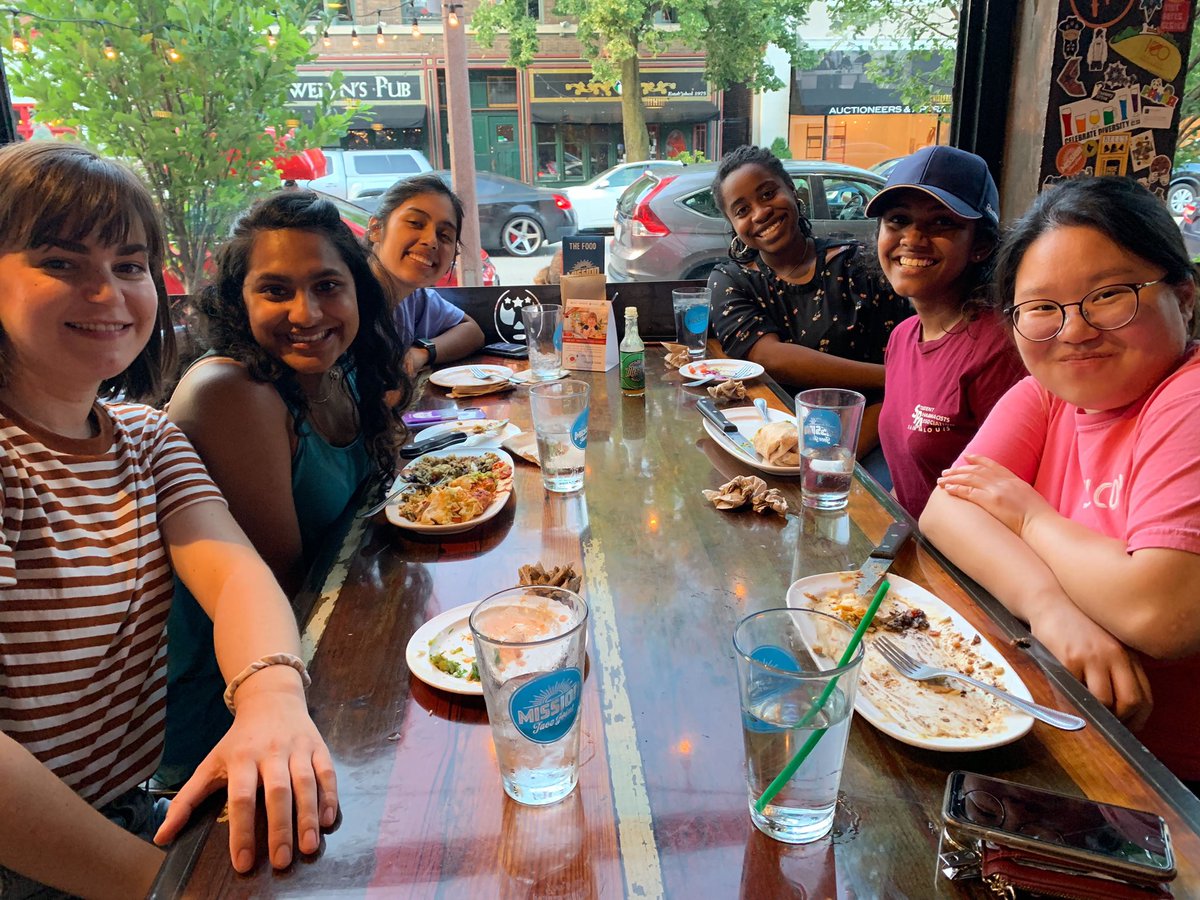 reamalhasani's tweet photo. Godspeed @kiamb12!!! 😭 We are so thankful for @WUSTL_ENDURE for placing Kia with us for two summers. Lucky for us she stayed as a tech and will be joining @WUSTLdbbs as a graduate student starting this fall! Thank you for letting us be a part of your journey, we’re so proud! 💪🏽 https://t.co/oN4wN5ADyW