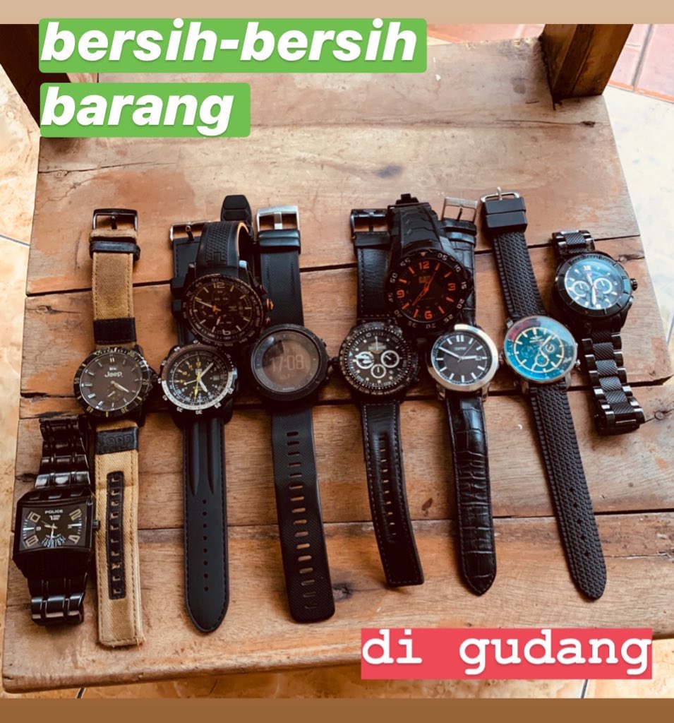 HoofdbureauID's tweet photo. 🔥AKU TAU ANUKU KECIL🔥

GA barang temuan di gudang, dibuang sayang 😷
2+1 diantara koleksi itu, gw pengin menghilangkan kenangan “saat berada di jalan yg tidak benar” dulu 🚜
Retwit / RT saja, Minggu malam (mumpung di desa susah signal) diundi 3 akun yg beruntung 🎖
#HoofyDays https://t.co/gW7Vx5sGM0