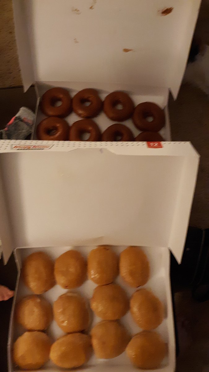 TractorRyder's tweet photo. When you get home from a 45-minute drive to get the family an @krispykreme treat and you discover they gave me the wrong #donuts #fail #drivethru https://t.co/p0xYEnIKNp