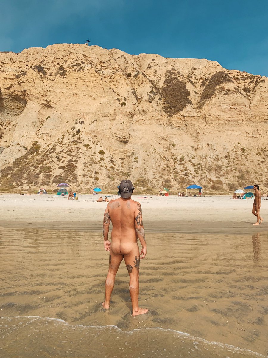 delruss's tweet photo. I always love me some Blacks Beach. #blacksbeach https://t.co/KZ79PibajK