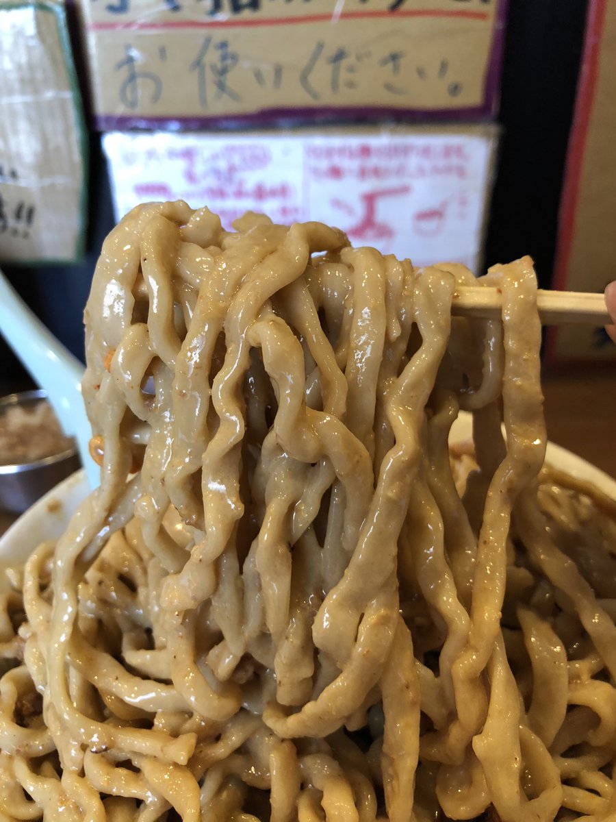 ラーメン荘歴史を刻め新栄店
冷やし中華(タナカレー)
夏が来た☀️(1週間ぶり4度目)
今日はスタミナをつけたいのでタナカレー(ヤサイ抜き)でオーダー🍛
肉とタレとアブラと極太暴力麺のみの布陣はまさに罪深き美味しさ✌️🤪✌️
ちなみにカレー味は一切しません☺️
ご馳走様でした😆
#ラーメン荘
#歴史を刻め
