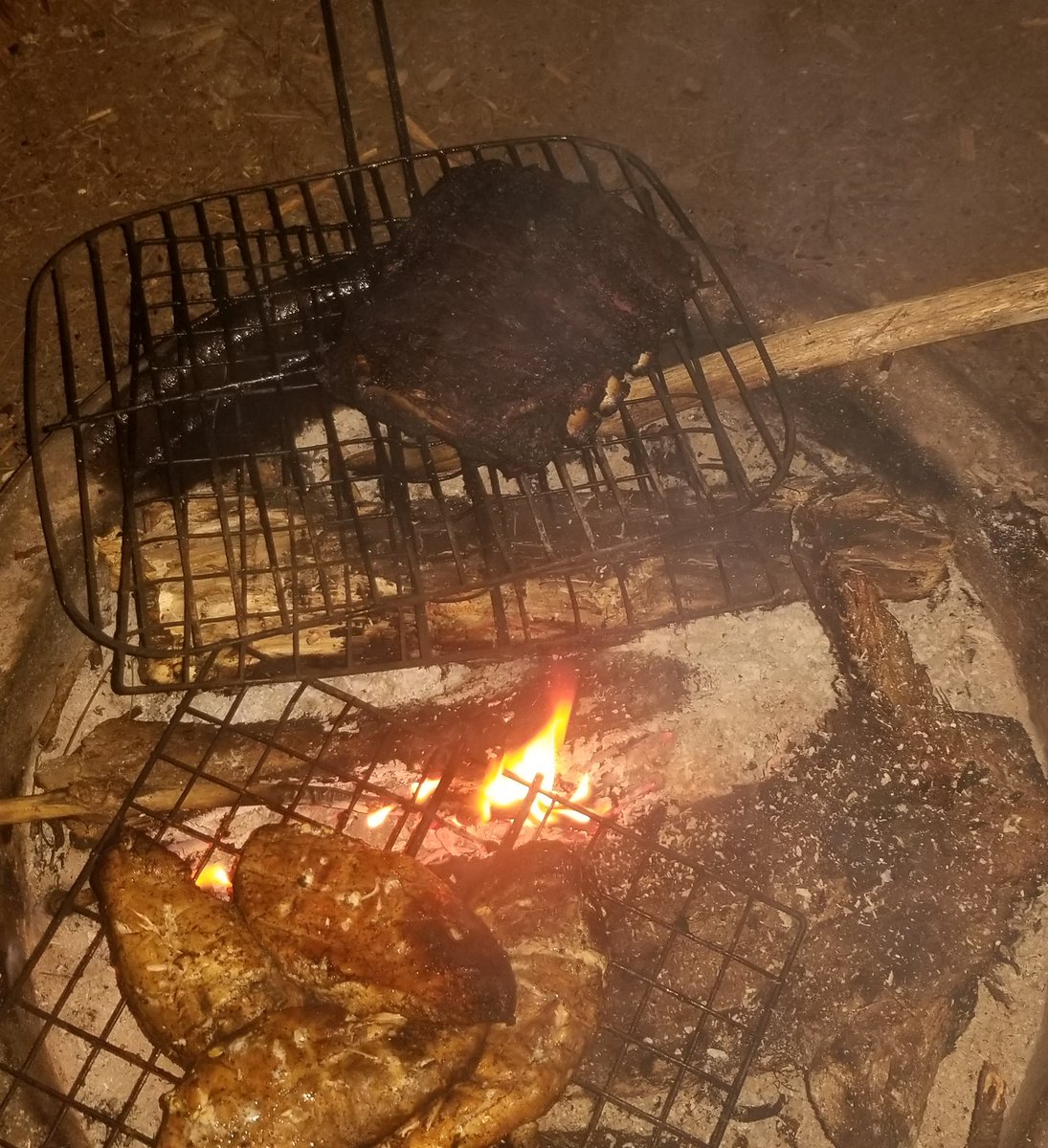 missy_dee_0021's tweet image. Ribs and Chicken Breast #Camping2020