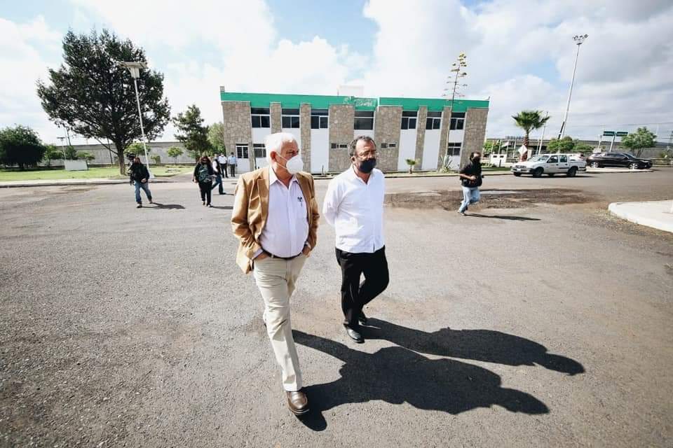 GilbertoHRuiz's tweet photo. Acompañamos al titular de la Secretaría de Agricultura y Desarrollo Rural -Ing. Víctor Manuel Villalobos -, y al subsecretario -Ing. Miguel García - en la jornada de trabajo que se realizó en el municipio de Colón. Un gusto haber compartido esta gira de trabajo. @Agricultura_mex https://t.co/frc7yShTqj