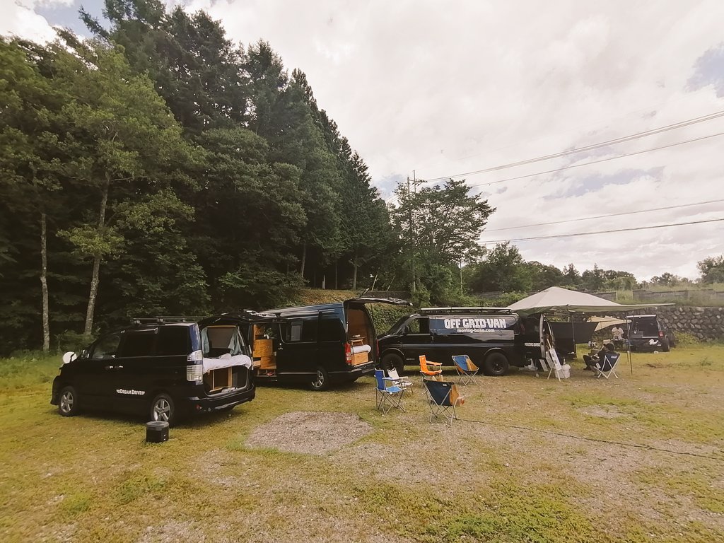 sunscreendreams's tweet photo. RT @KCarstay: バンライフフェス準備中🚐🔥
#ecoflow #efdelta #vanlife #vanloop #lac8 @CarstayJP https://t.co/AQBbDqMASS