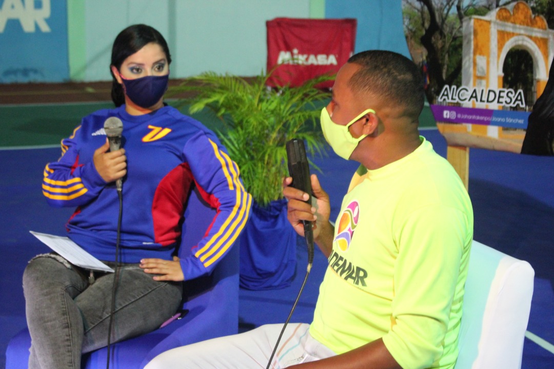 johanitakenpo's tweet photo. #31Jul | Nuestro 4to programa #YoDefiendoHaciendo lo desarrollamos en la recién rehabilitada cancha de usos múltiples del sector 19 de Abril, un espacio recuperado para la paz, la vida y el sano esparcimiento de nuestra juventud mariñense ¡Obras son amores! #SolidaridadYUnión https://t.co/P74jsbzaz1