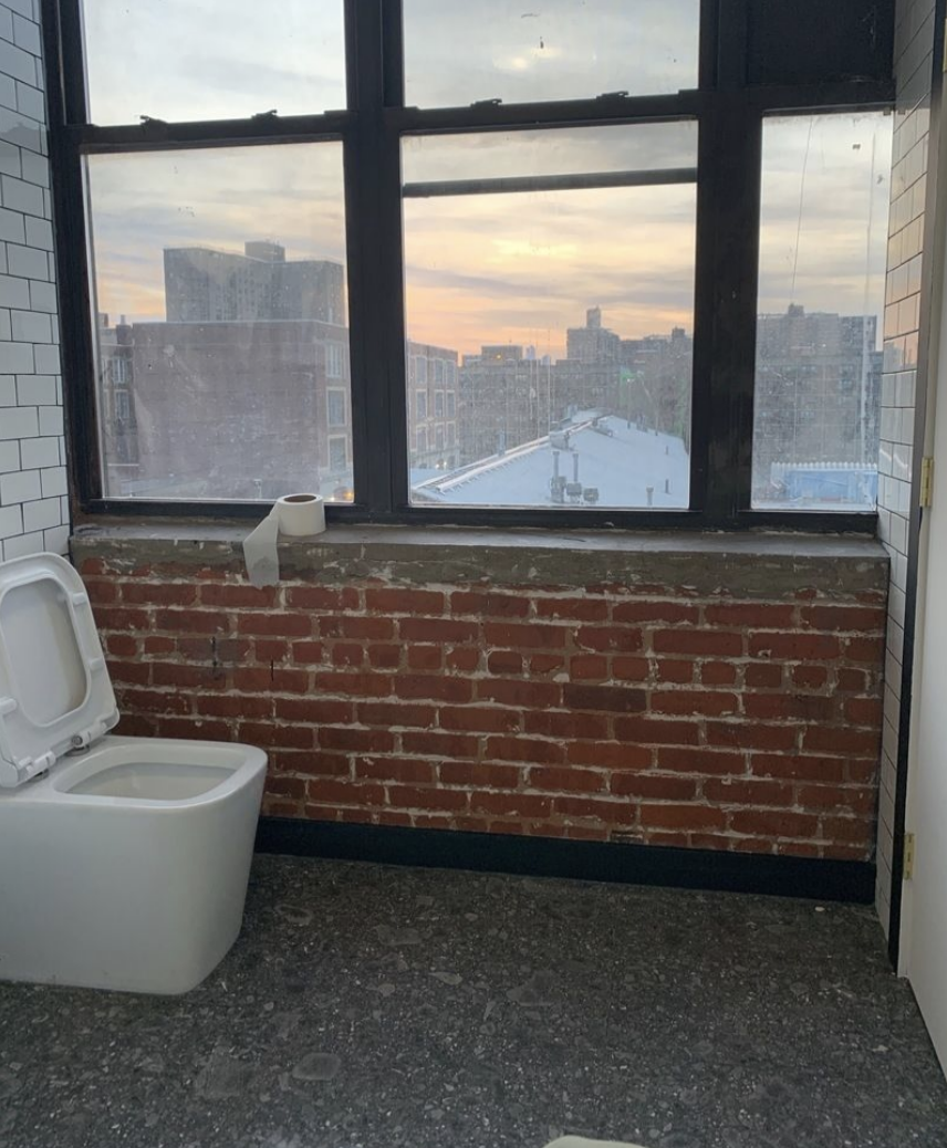 RealGeiger's tweet photo. amenities include a city view ($4k 2br in williamsburg, via @streeteasy) https://t.co/8sEaQMr3Wy