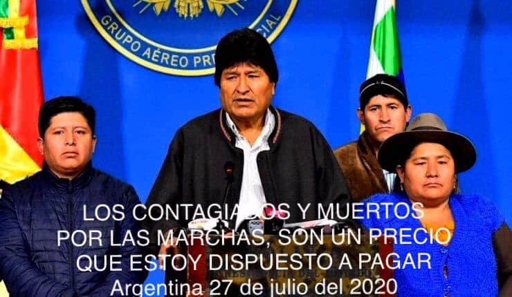DavidBurgoaBar2's tweet photo. @evoespueblo Como hay gente que puede arriesgarse a morir por este individuo que no le importa la vida de la gente, obligándolos a marchar mientras está feliz en su casa de lujo en la Argentina. No es un rey, no es un erudito es un canalla embustero y atrevidamemte ignorante. https://t.co/EsQjfAEtSR