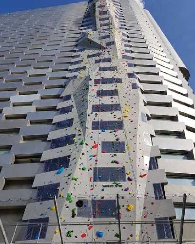 665mk11's tweet image. САМЫЙ ВЫСОКИЙ В МИРЕ СКАЛОДРОМ 80 метров,                                                                           
имеет пять четырёхверевочных трасс, каждая трасса разбита на четыре участка по 20 метров в высоту каждый. stabtur.ru/samyj-vysokij-…