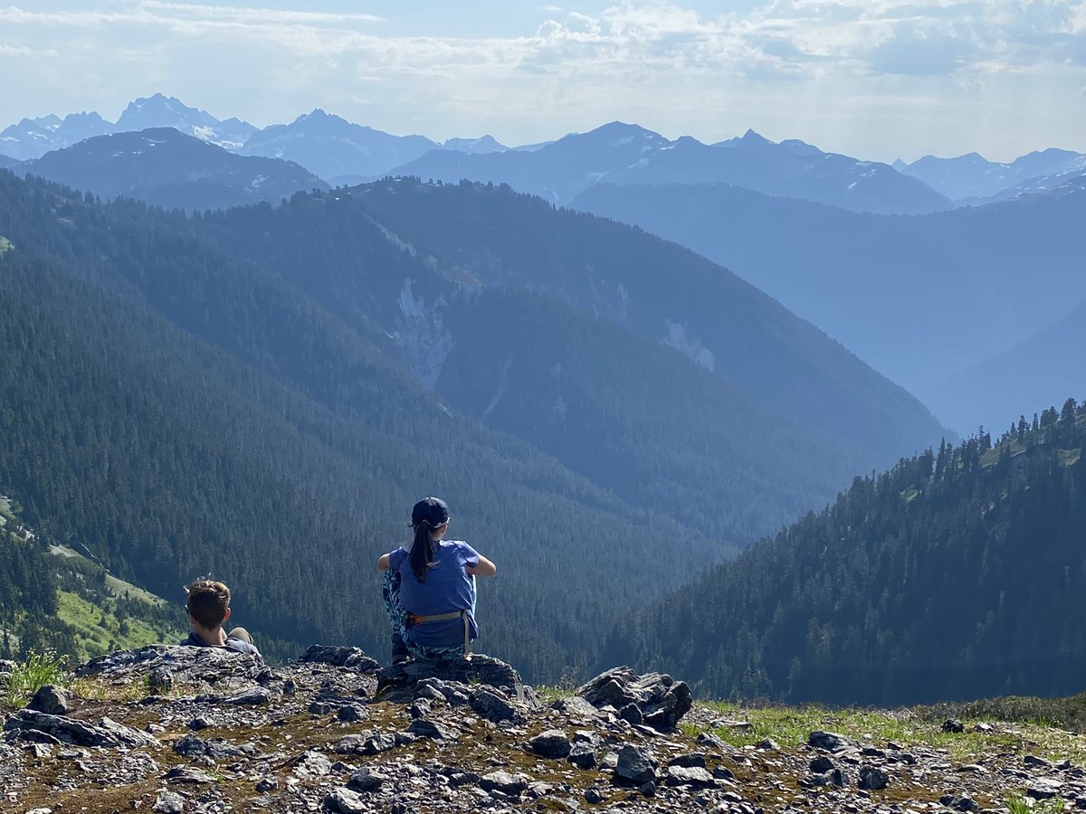 ABishopLCMS's tweet photo. Spectacular hike with my sister Sarah and our youngests. Such a riot! Unbelievable views on Hannegan Pass Trail. 12 mi✅#CreationTellsGodsStory https://t.co/VMz8I0EYLs