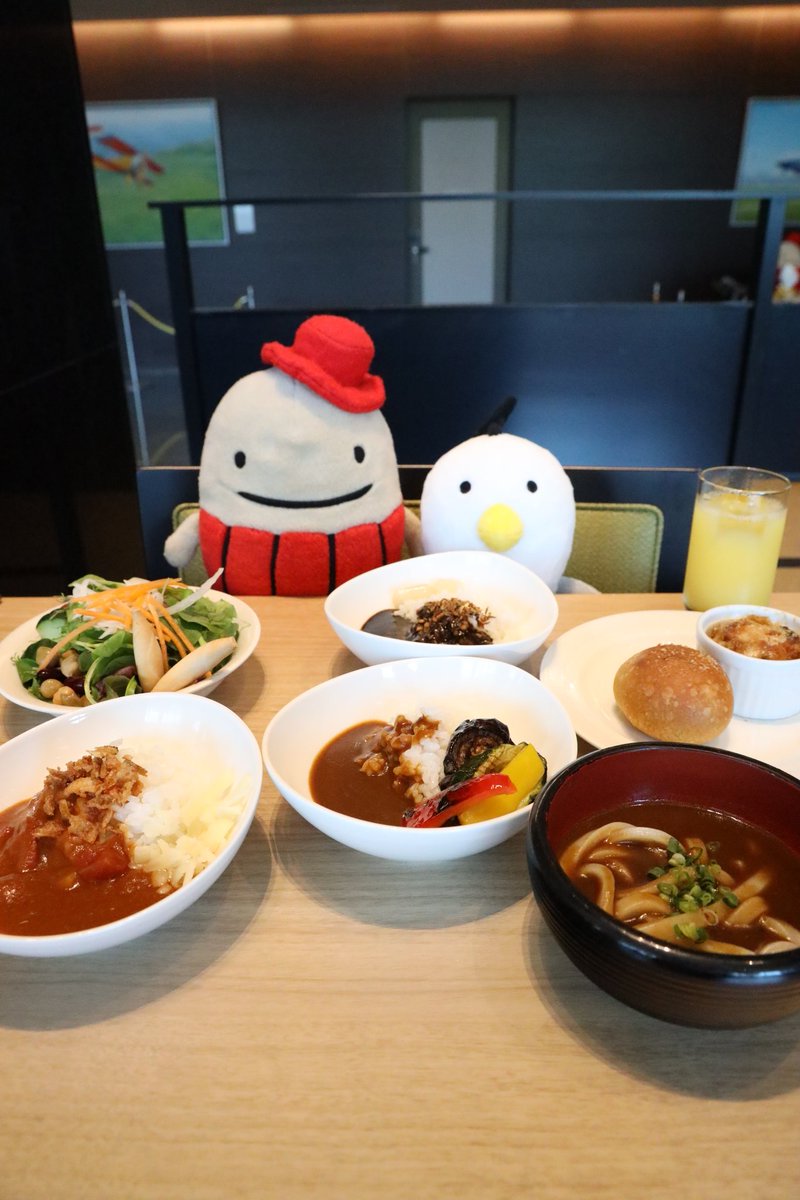中部国際空港セントレア こんにちは 今日のランチはセントレアホテルで今日から始まった常夏のカレー食べ放題 フェアに行ってきました なぞの旅人フーとかもめちゃんもカレーづくし満喫のご様子でした T Co T6syfvgnnm 中部国際空港セントレア こんにちは 今日のランチはセントレアホテルで今日から始まった常夏のカレー食べ放題 フェアに行ってきました なぞの旅人フーとかもめちゃんもカレーづくし満喫のご様子でした T Co T6syfvgnnm