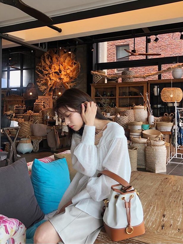 JungSoMin_ID's tweet photo. 화보촬영중🍒 https://t.co/7BjnmRXCpL