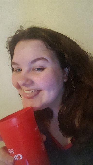 What y'all drinking tonight? I have a vodka cranberry https://t.co/LICj0EC6Me