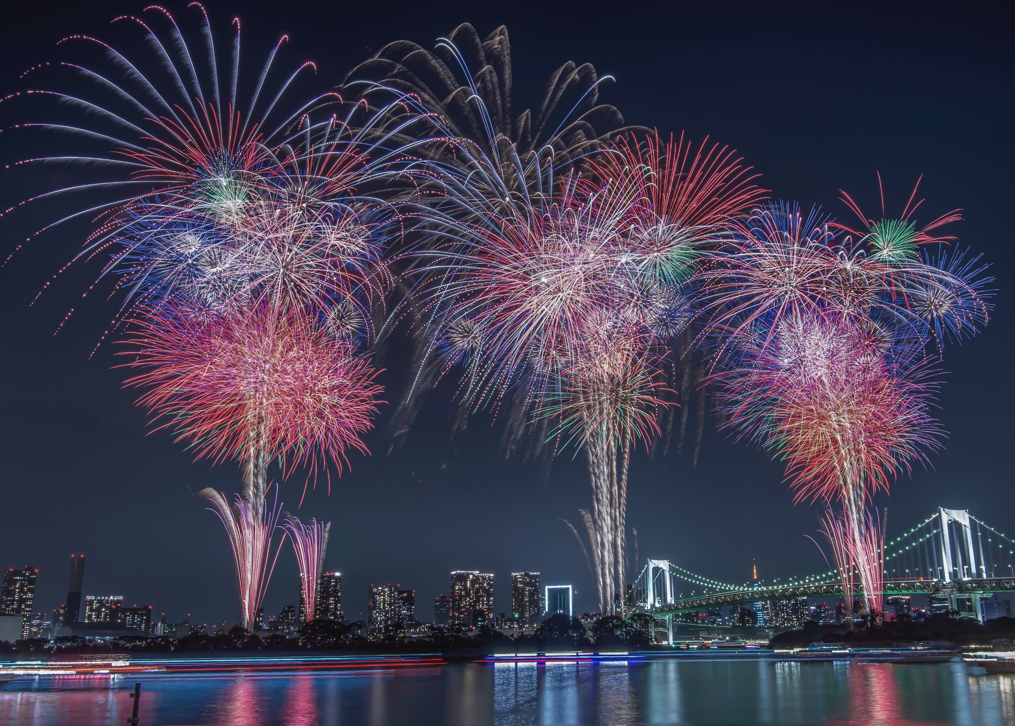 Koichi お台場花火大会 Star Island 東京で一番早い花火として開催された花火大会 都市夜景と一緒に楽しむことができます T Co Hefosjwbnl Twitter