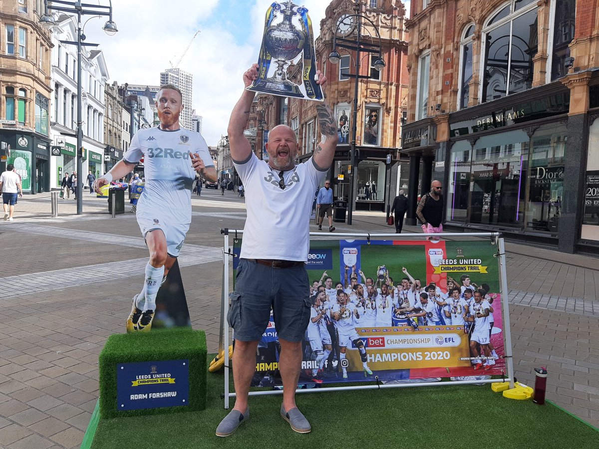 Ricky_Lake_'s tweet photo. @LUFC Not just for the little kids, this big kid loved it too 🤣🤣🤣🤣💙💛💙💛 MOT #championstrail https://t.co/lU9x3Y0kfy