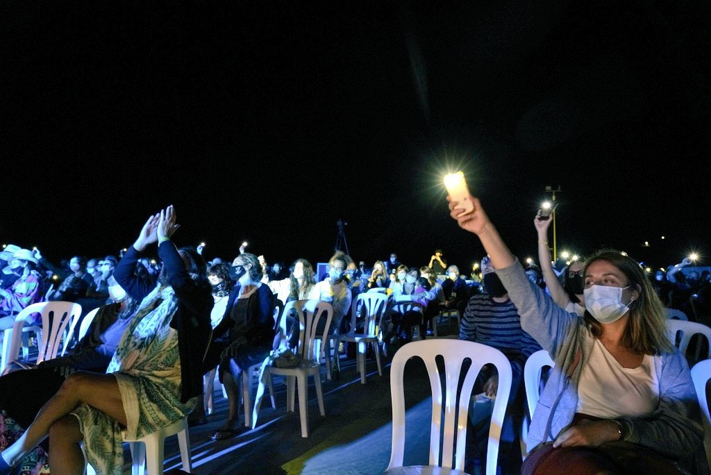 Si algo puede volver a traer un poco de normalidad, esa es la música de grupos con la fuerza y la puesta en escena de <a href="/ele/">ELE</a> que ayer conquistó los corazones de los que asistimos al <a href="/17ribeirasacra/">17° Ribeira Sacra Festival</a>.

¡Gracias ELE, conciertazo! 

#Galicia #RibeiraSacra #GaliciaCalidade