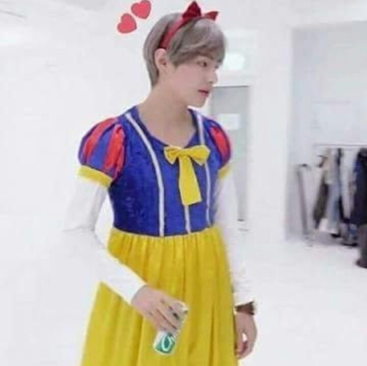 And not to forget when Taehyung dressed as Snow White for Halloween "Go Go" Dance Party.