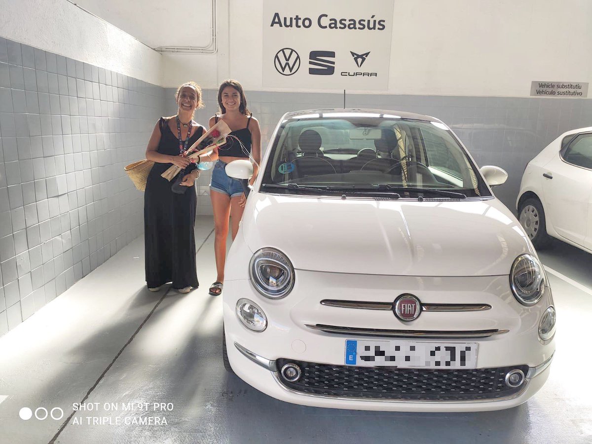 I per acabar la setmana entreguem a la Carlota aquest preciós Fiat 500! 🎉
Et desitgem que el disfrutis molt! 

Moltes gràcies per confiar en Auto Casasús 👍