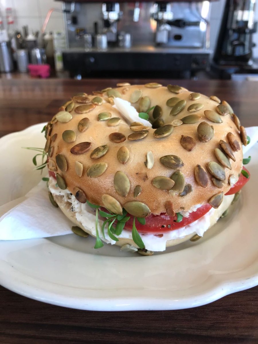 Neu im Angebot, veganer Cream Cheese Bagel! Lecker!