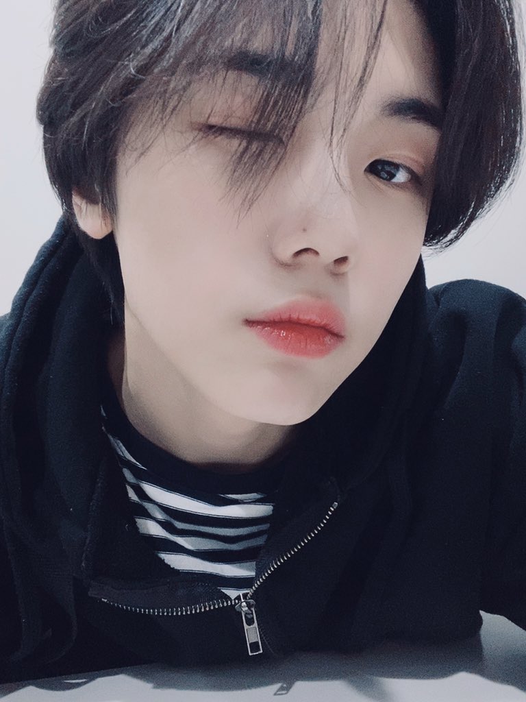minheeblep_'s tweet photo. @withyoo_MXnCRVT @CRAVITY_twt seongmin best boy! @jhyohannn

#HAPPYSEONGMINDAY
#성민아_생일축하해_사랑해 https://t.co/uB6Aomm4Ub