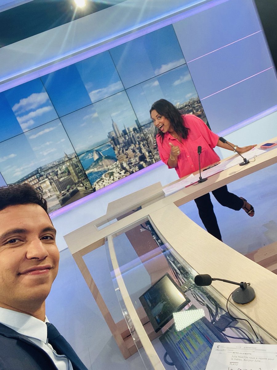 JuliaMartinFR's tweet photo. đ Vers la fin de lâĂ©pisode caniculaire... #meteo
Explications dans le #JT1213 présenté par @djamel_mazi @infofrance3 et à 21h @France3tv
Ă tout Ă lâheure ! #France3
#TeamWeekEnd #NotreTele https://t.co/jxsf6QToLf