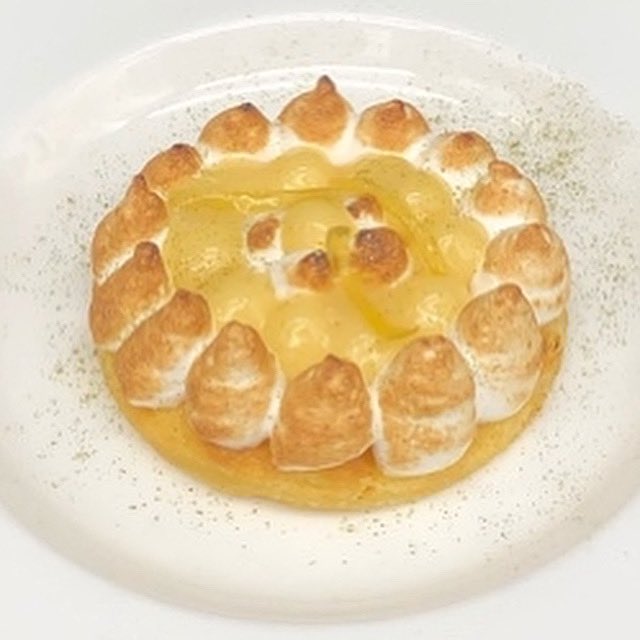 Tarta de limón 🍋 y merengue. ¿Quieres probarla?
⠀⠀⠀⠀⠀⠀⠀⠀⠀
#granazul #postres #dessert #restaurante #valencia #michelin